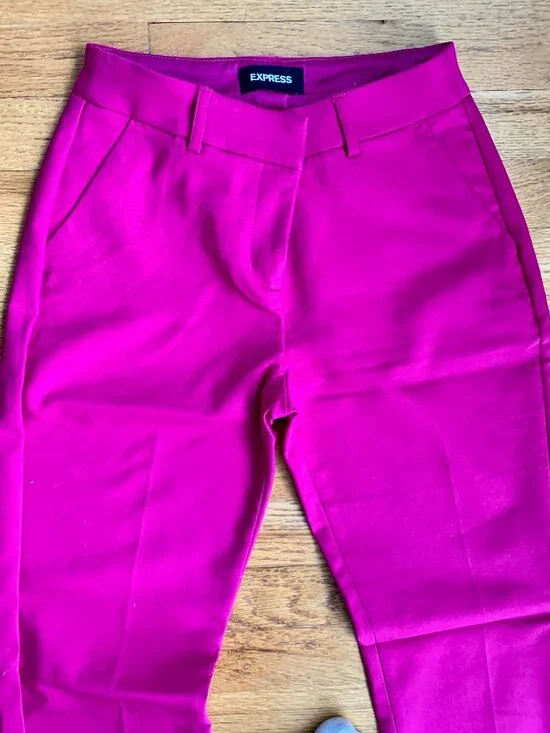 NWOT, 00R Magenta Express Mid-Rise Barely Boot Columnist Pants - Picture 3 of 5